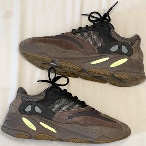 adidas YEEZY Boost 700 Mauve Men’s Size 11